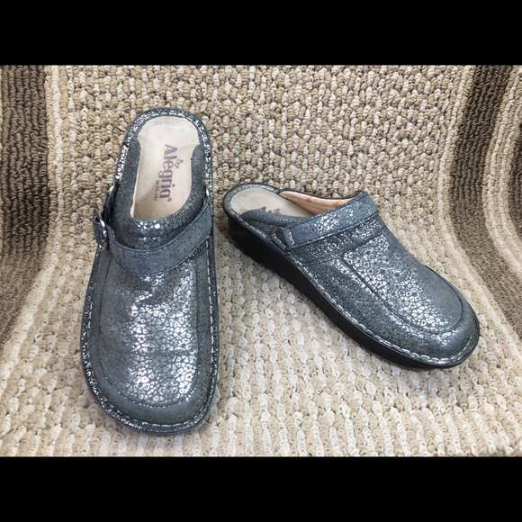 alegria seville clogs